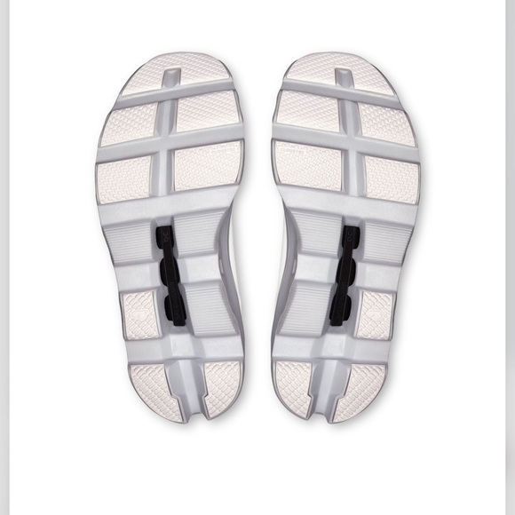 Athletic_Shoes